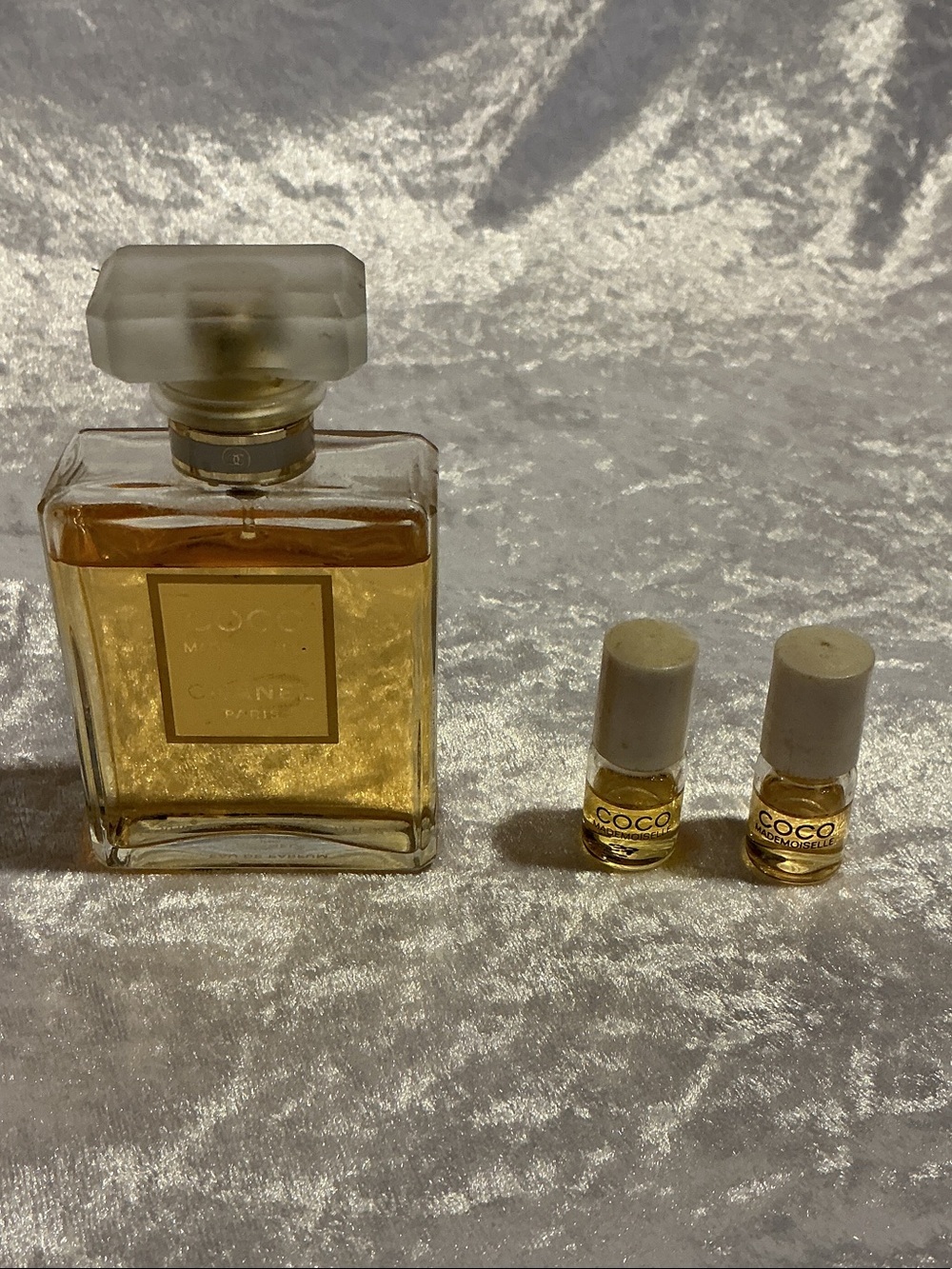 CHANEL Coco Mademoiselle Perfume Set - Amber and Frosted Caps